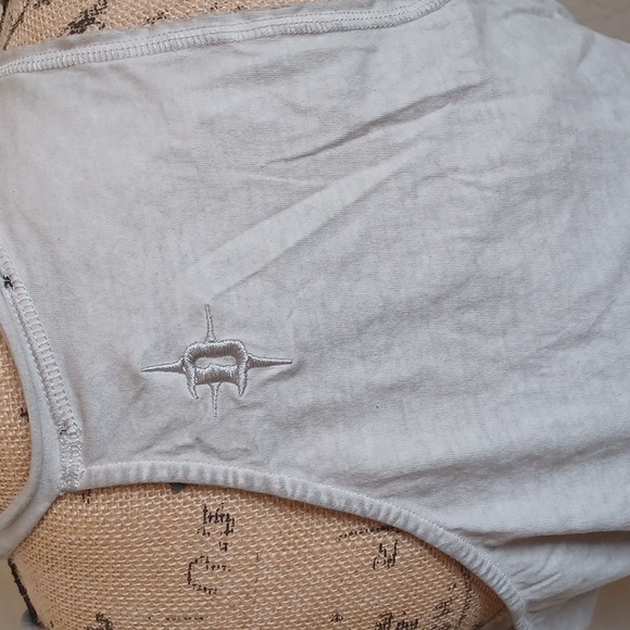 DOLLSKILL DARKER WAVS XXL NATURAL CROPPED TANK WITH HOOKS - Picture 6 of 10